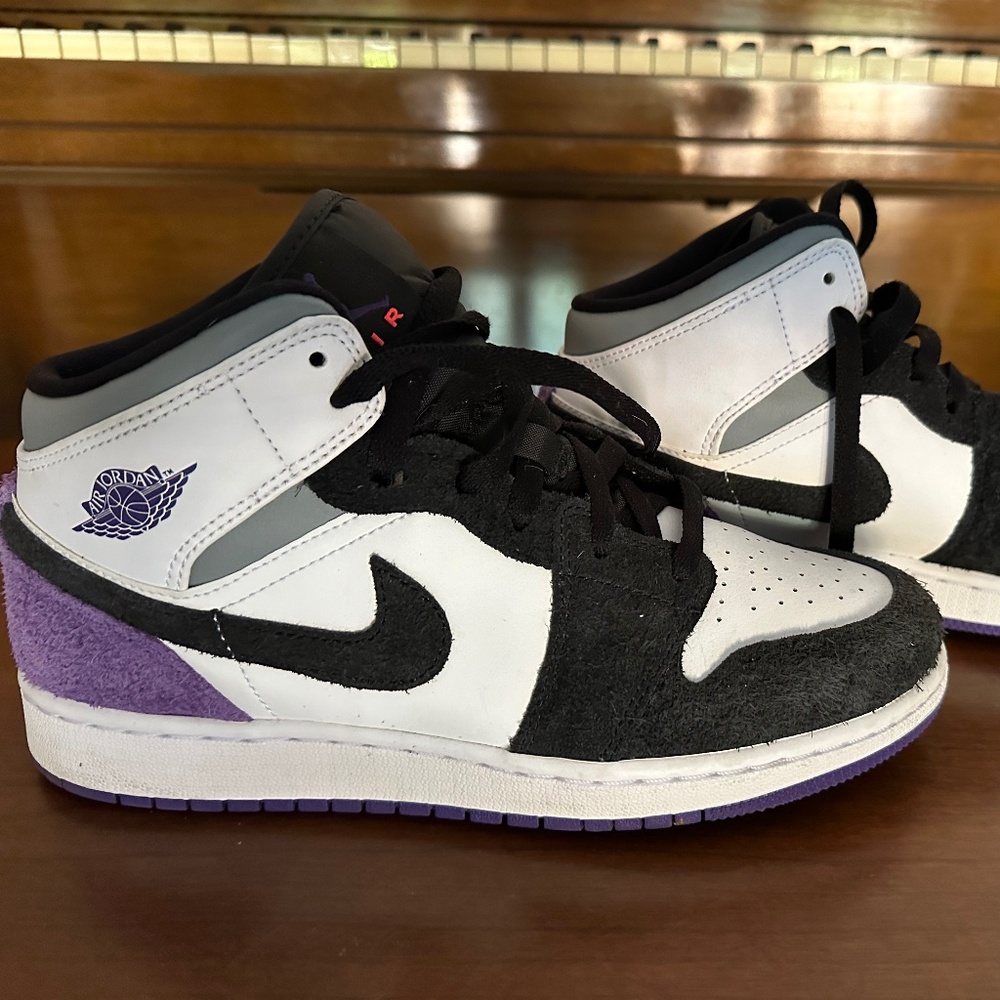 (Grade School) Air Jordan 1 Mid SE ‘Varsity Purple’